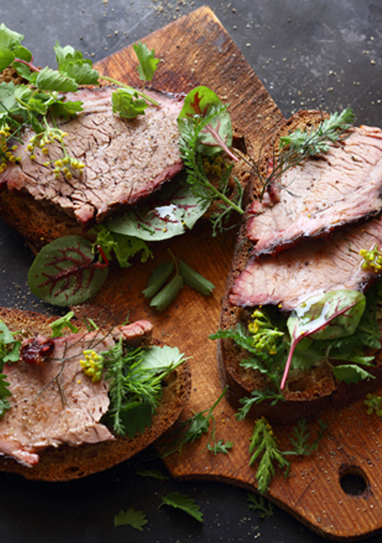 Grillrezept_Brisket_Blaubeer_BBQ_Sauce_Bild