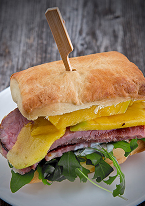 Grillrezept_Chapa_Brot_mit_Roastbeef_Bild