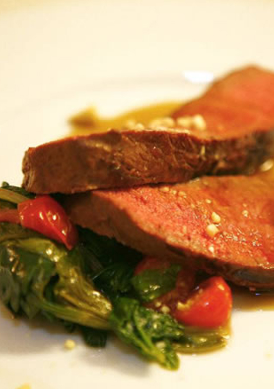 Grillrezept_Hickory_Roastbeef_mit_L-wenzahnspinat_Bild