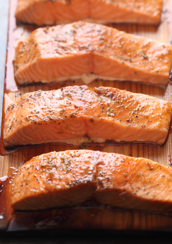 Grillrezept_Lachs_auf_dem_Zedernholzbrett_Bild