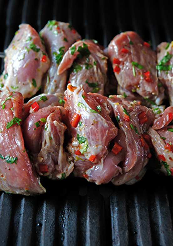 Grillrezept_Marinierte_Lammh-fte_vom_Spiess_Bild